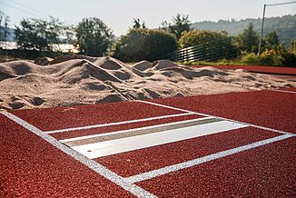 Anlaufbahn für Sprunggrube aus Kunststoff 