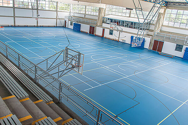 Strong values, strong facilities: New REGUPOL flooring for Colegio Andino