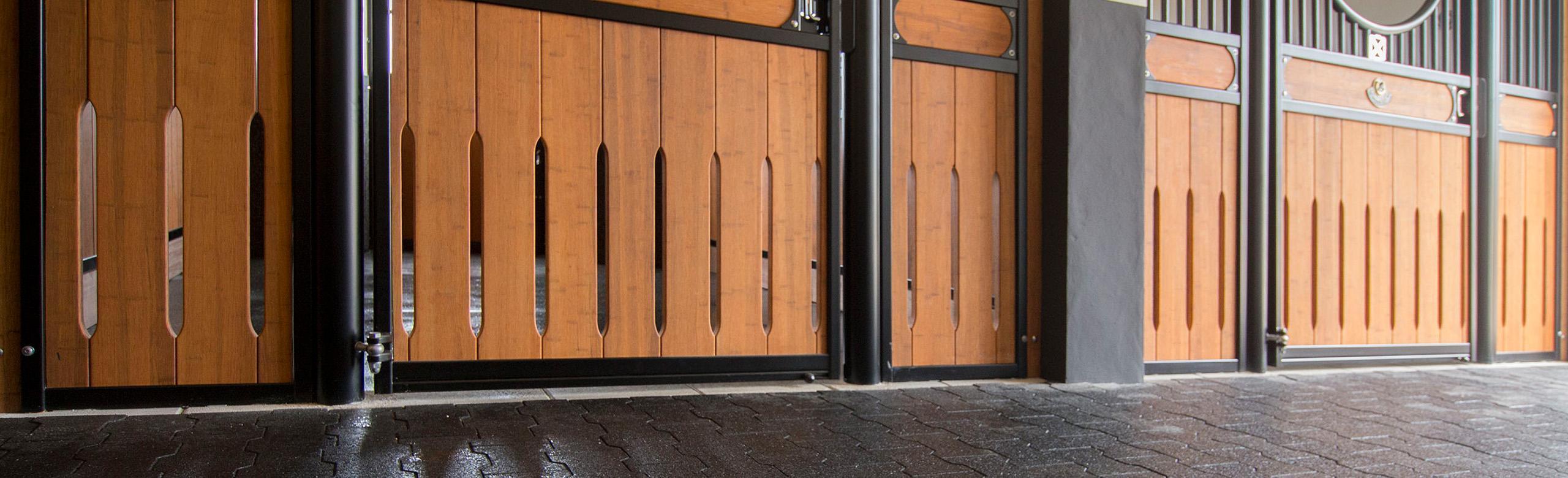 Stable aisles with elastic interlocking pavers